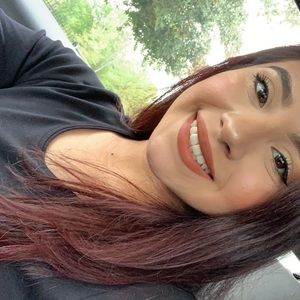 Meet your Posher, Perla